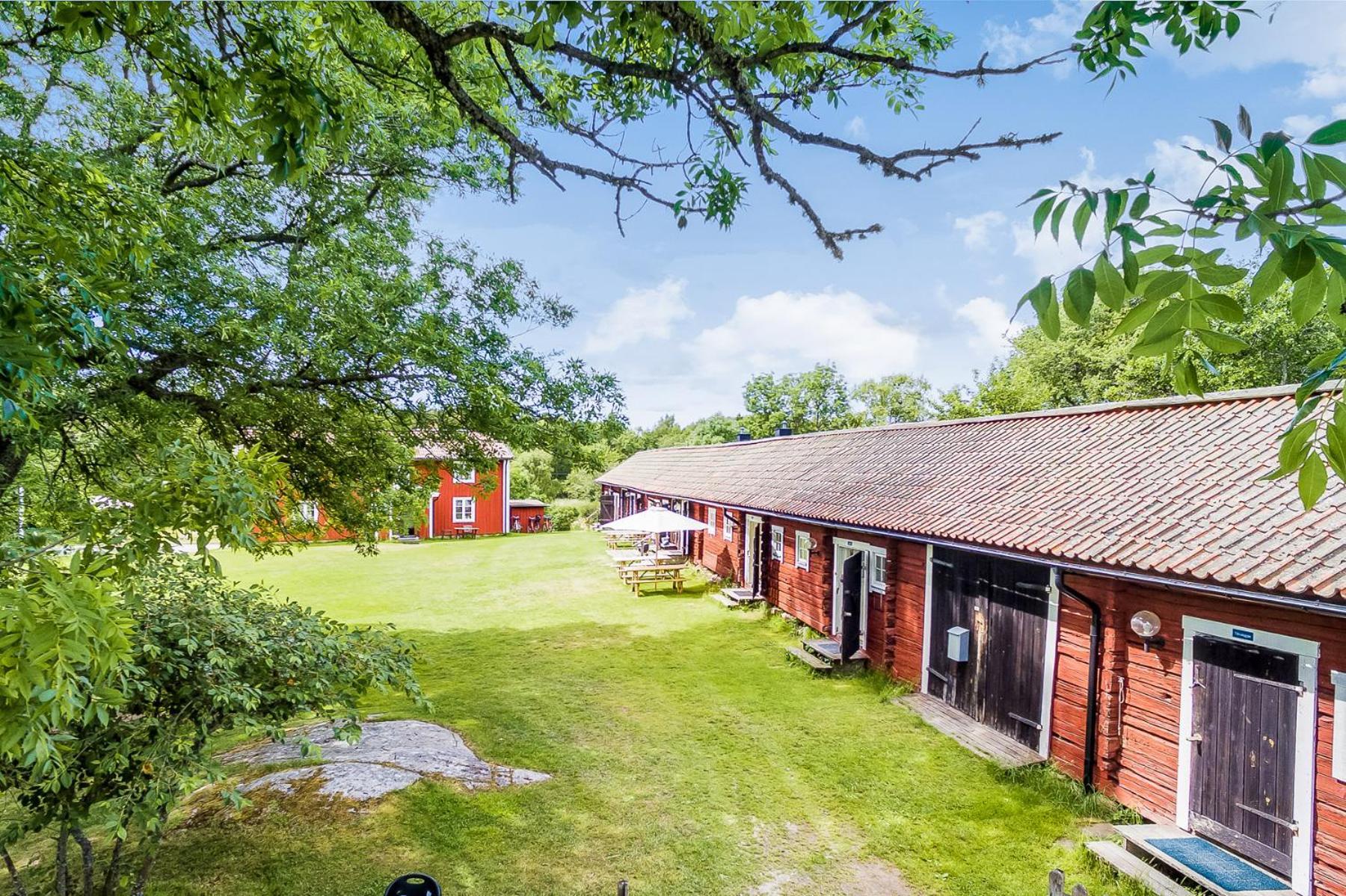 Bull-August Gard Vandrarhem/Hostel Arholma Экстерьер фото